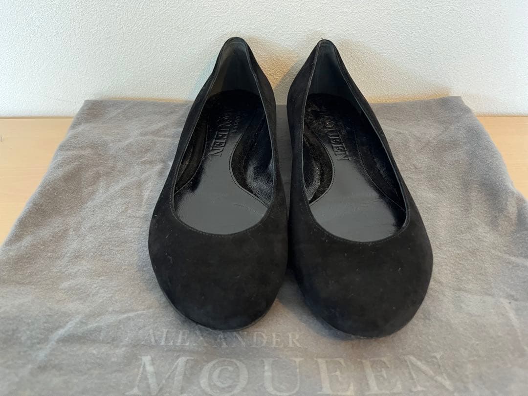 【未使用】ALEXANDER MCQUEEN 定価10万円　黒　フラットシューズ