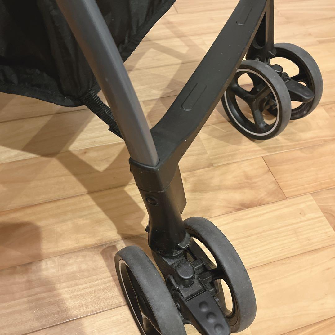 極美品　Aprica ラクーナソファークッション ベビーカー　レザーハンドル