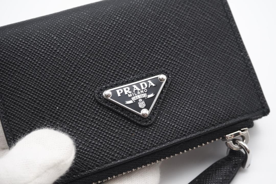 PRADA ケース サフィアーノ レザートライアングルロゴ ブラック A