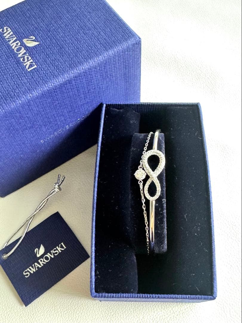 【未使用】スワロフスキー インフィニティ バングル ブレスレット 無限大