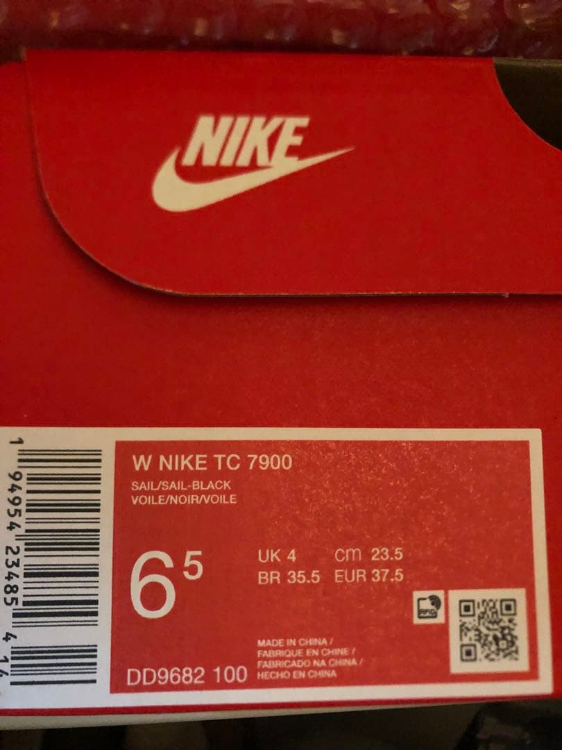 新品未使用　タグ付き　NIKE tc7900 スニーカー 23.5cm ナイキ