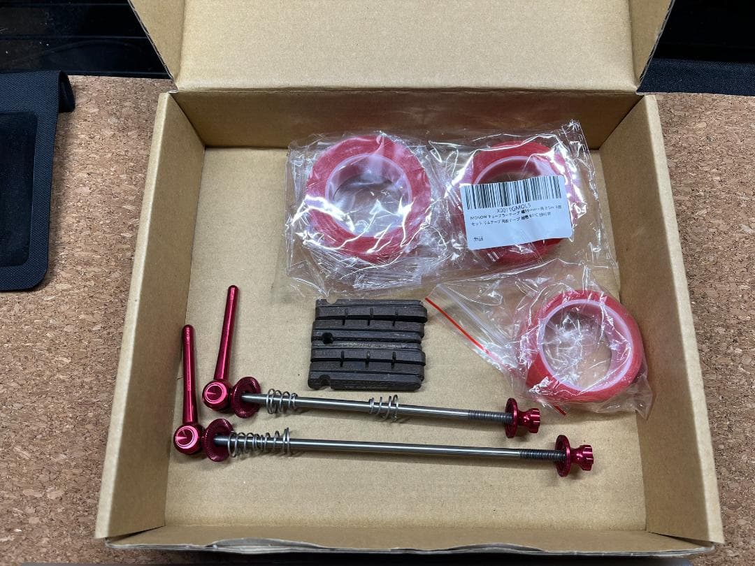 軽量カーボンホイール チューブラー シマノフリー11s、タイヤ付き