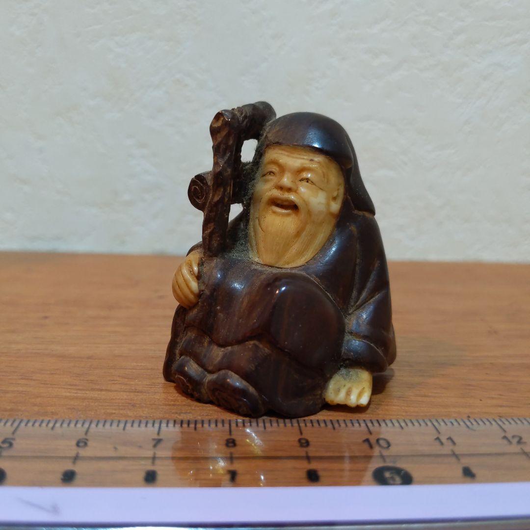 時代提物 縁起物根付 木彫り×天然素材 【寿老人】高さ約4.8cm 重さ約38ｇ