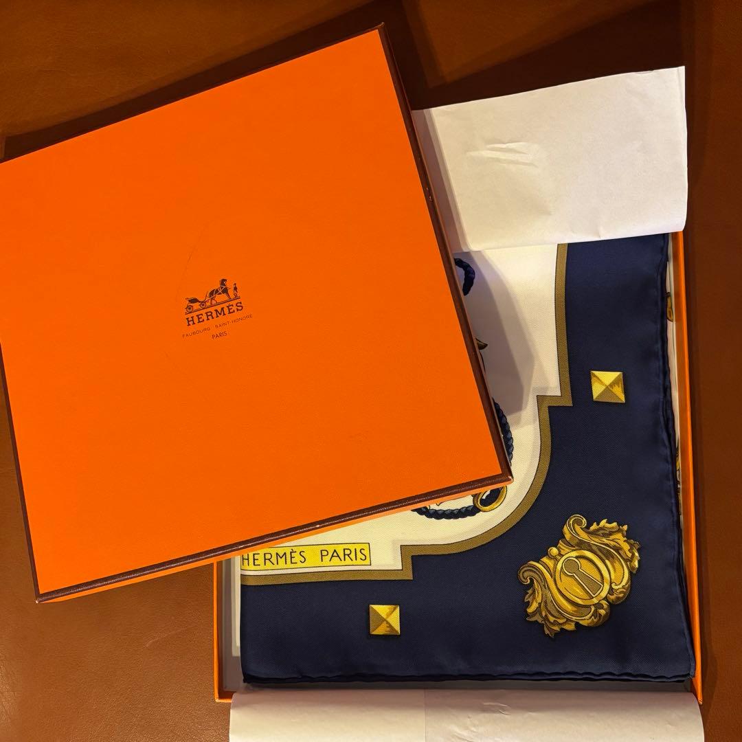 値下げ！HERMES シルクスカーフ ネイビー