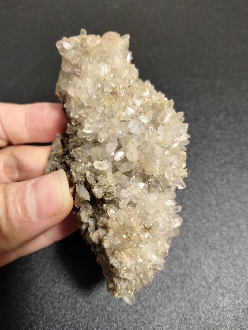 埼玉県秩父市中津川 秩父鉱山 橋掛沢　水晶クラスター　虹入り水晶　国産水晶