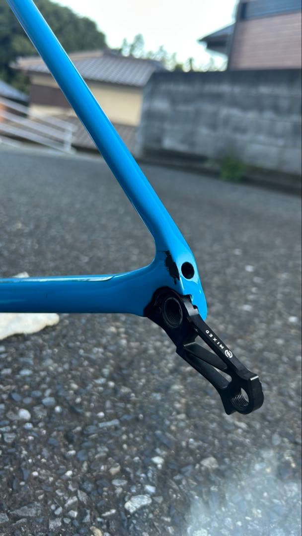 102　CANYON ULTIMATE CF SL ディスク