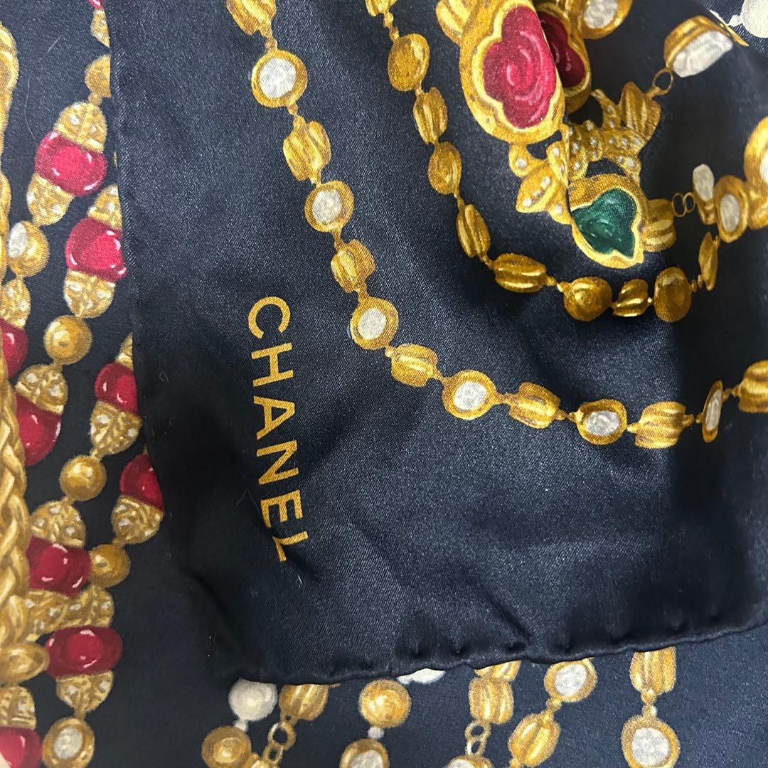 CHANEL シャネル　ヴィンテージ　スカーフ　ストール　宝石柄　チェーン