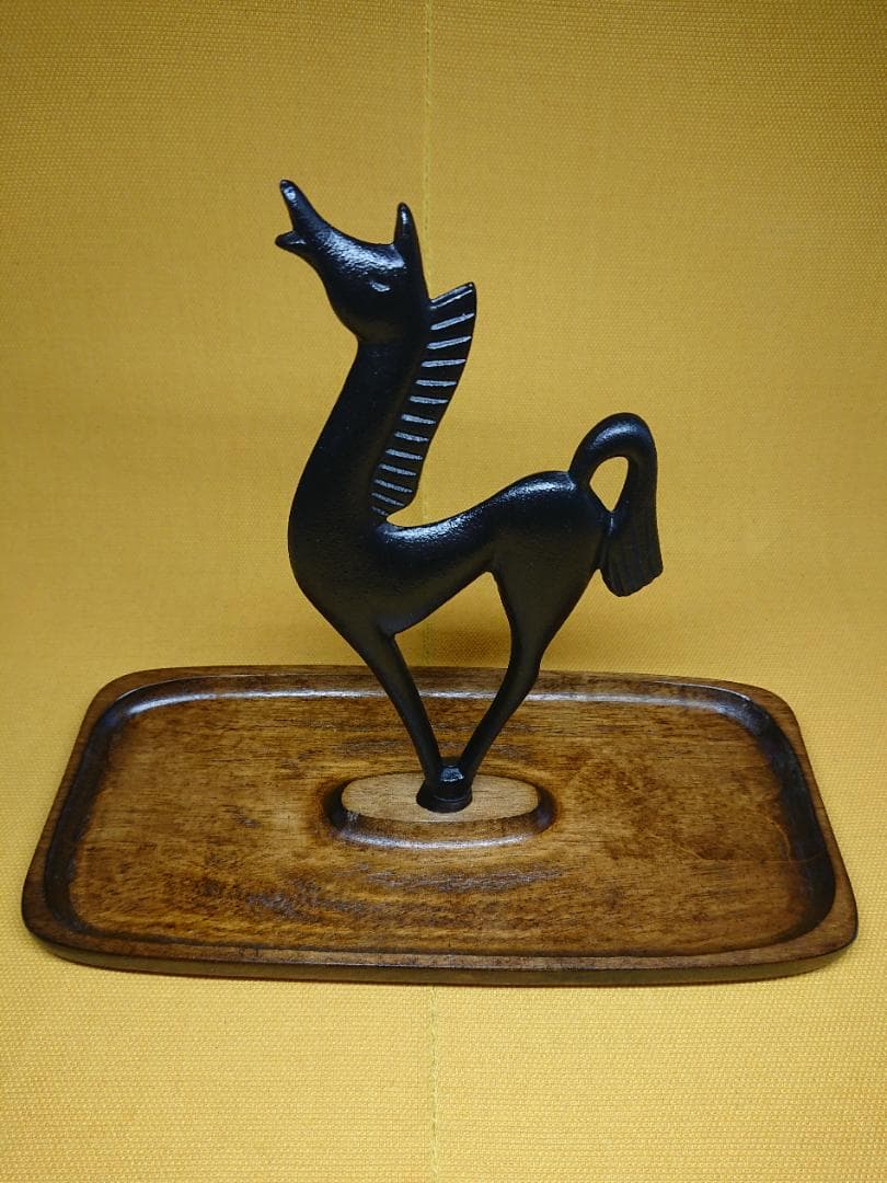 【美品】ウマ　馬　ビンテージ　トレー　金属　置物　インテリア　工芸品　A3469