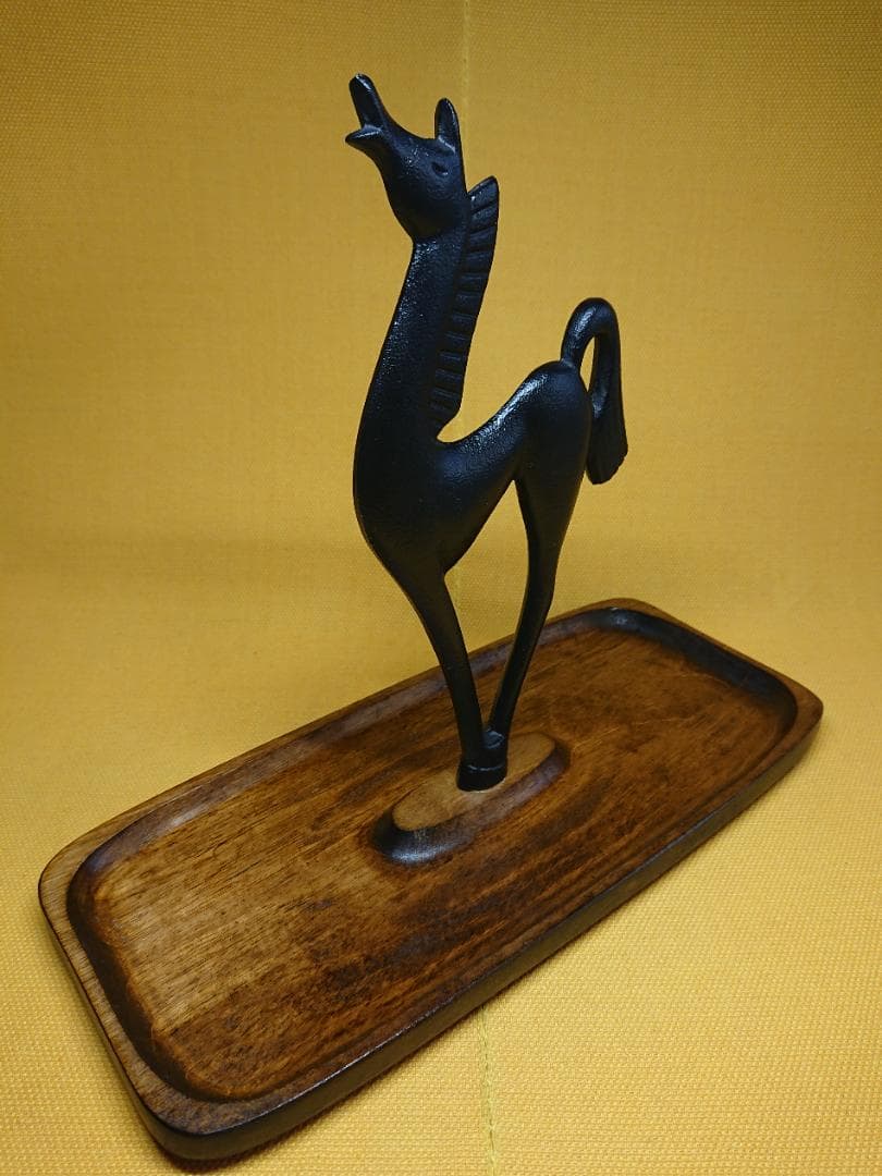 【美品】ウマ　馬　ビンテージ　トレー　金属　置物　インテリア　工芸品　A3469