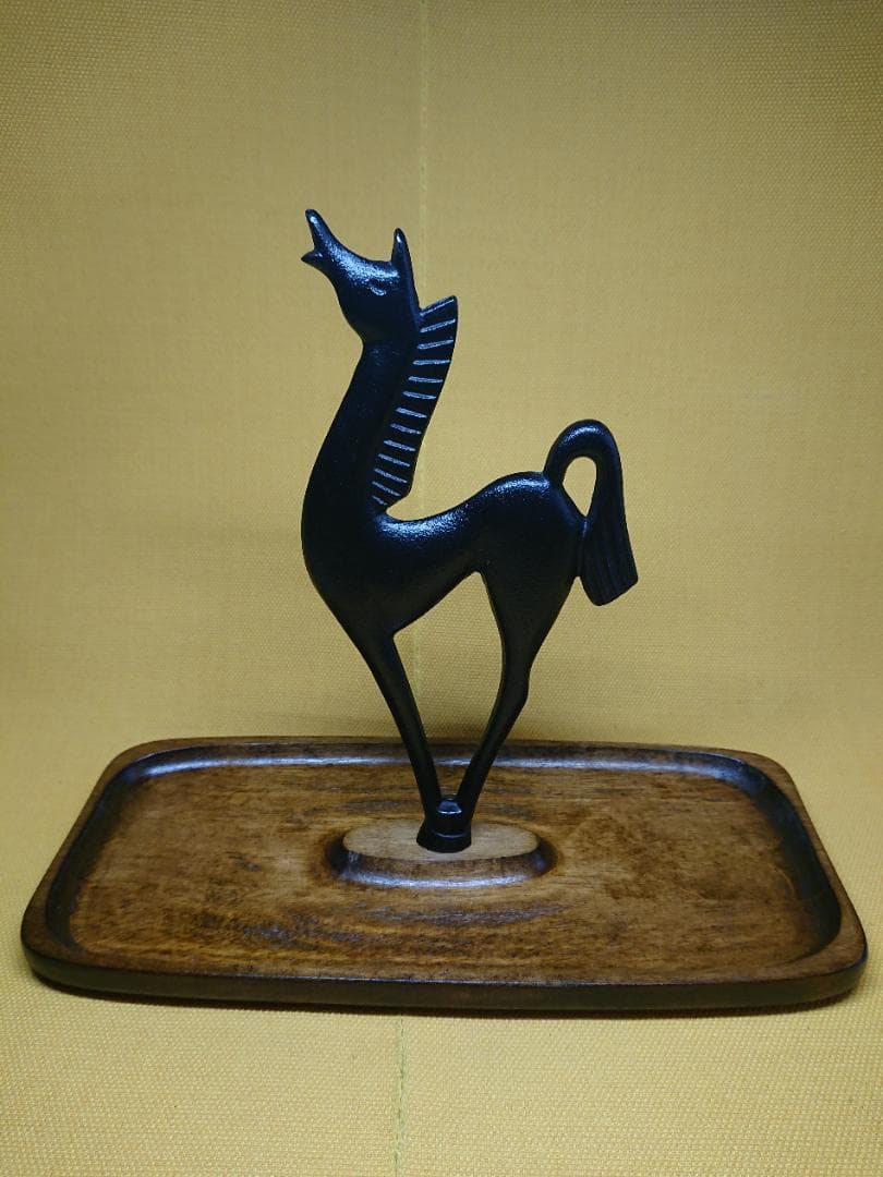【美品】ウマ　馬　ビンテージ　トレー　金属　置物　インテリア　工芸品　A3469