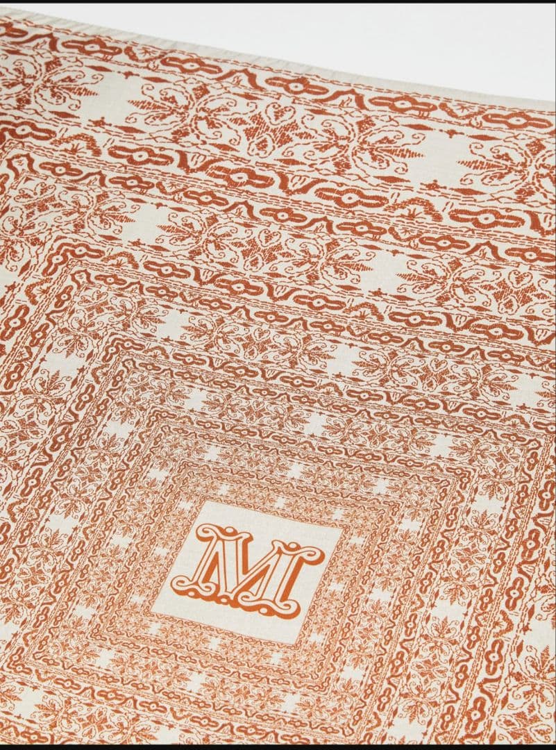 Maxmara シルクスカーフ