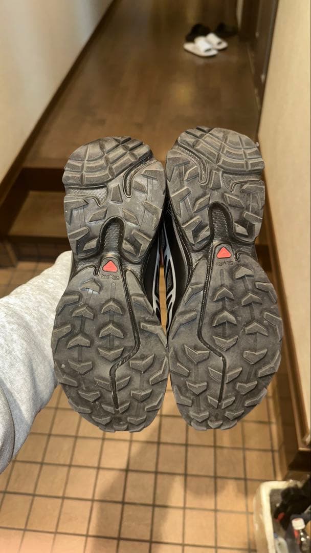 SALOMON トレイルランニングシューズ ブラック