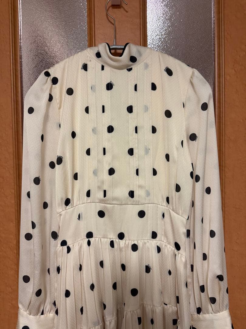 リリーブラウン　アイボリー ドット柄 ワンピース