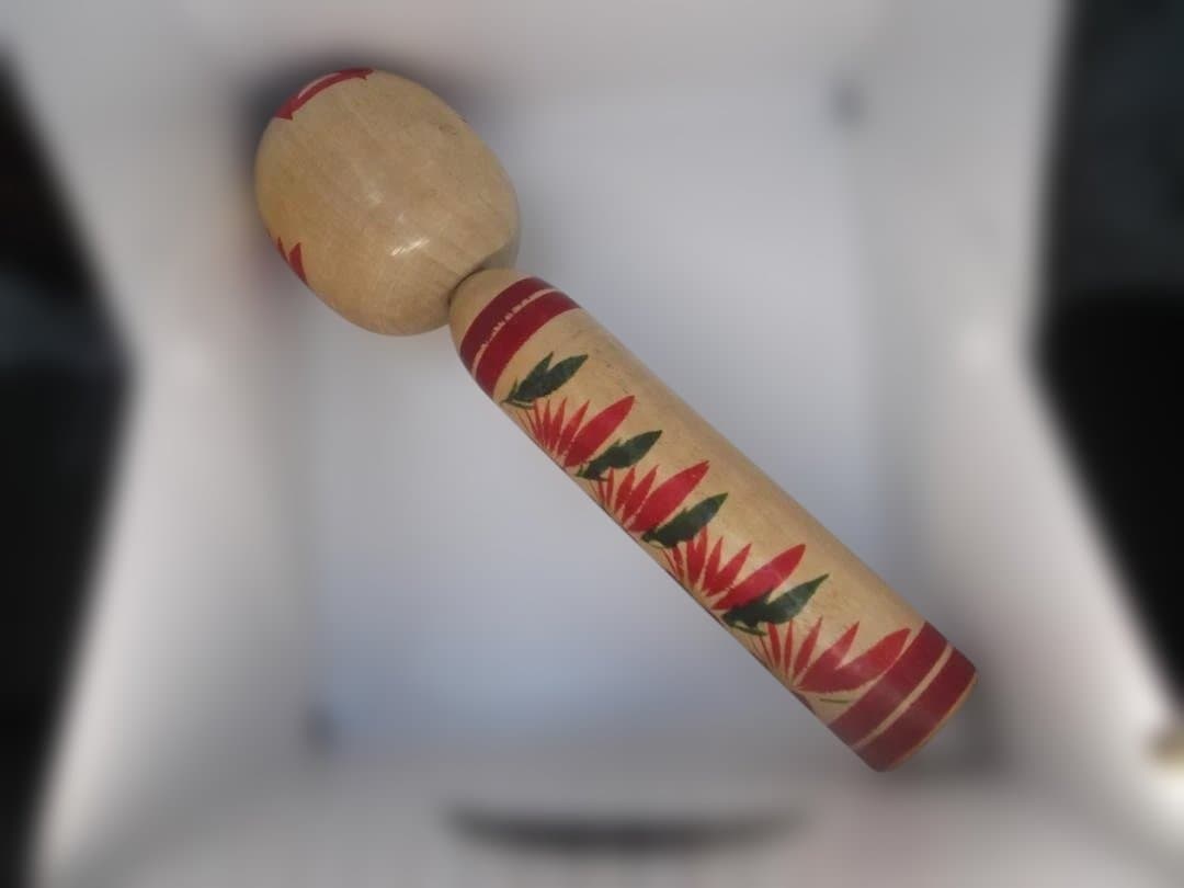 木製こけし 手描き花模様 鳴子系？