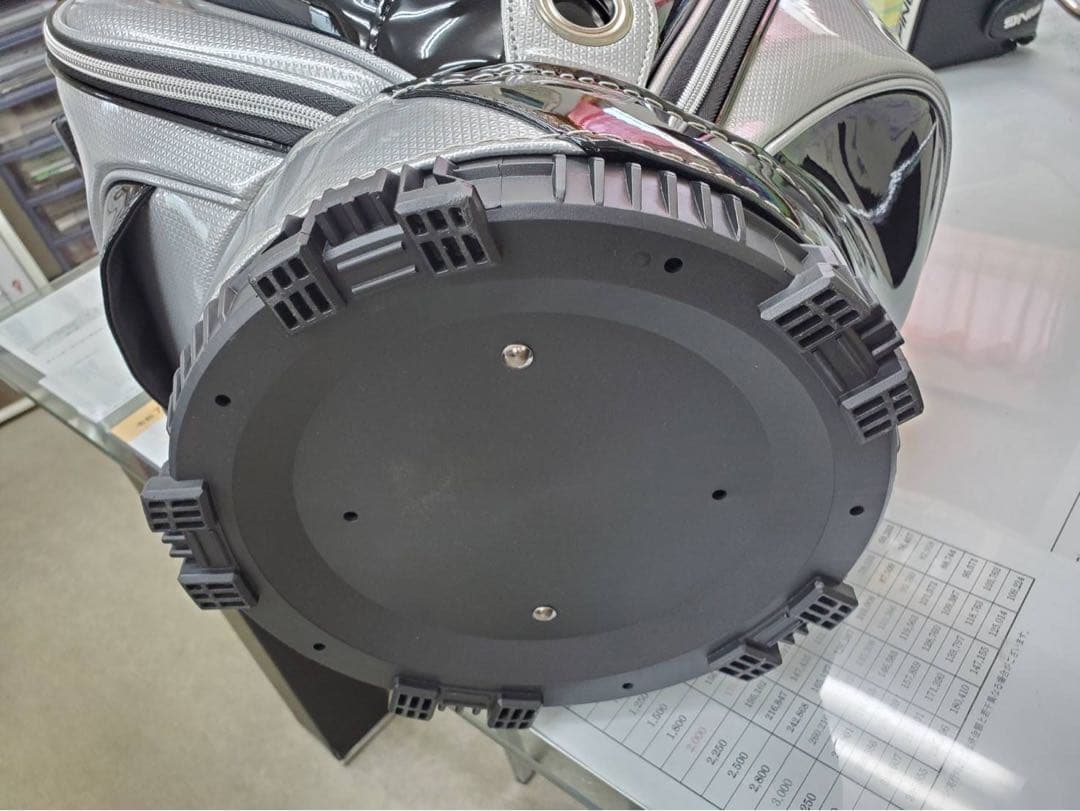 GRAPHITE DESIGN TOUR AD シルバー　キャディバッグ