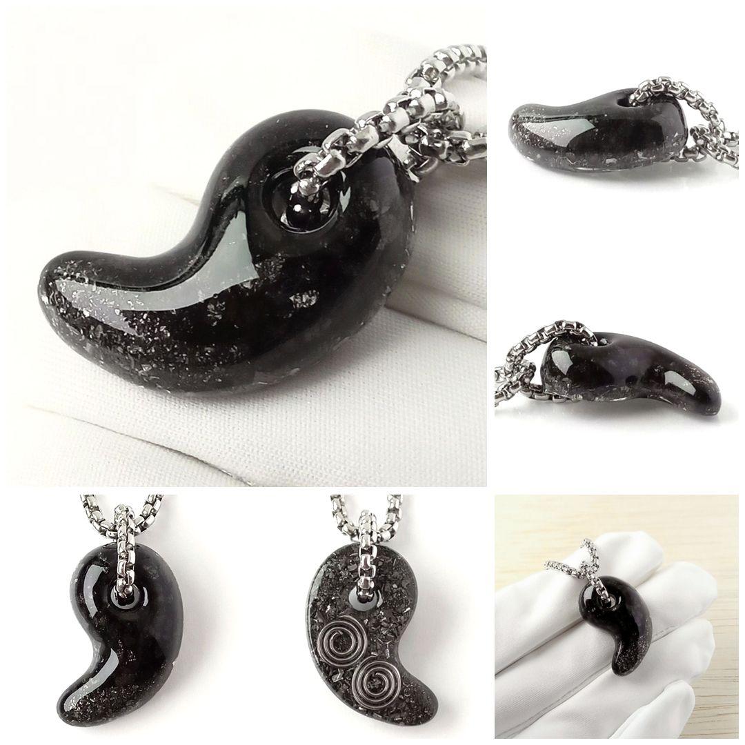 勾玉オルゴナイト｜ギベオンなどの鉄質隕石とエリートシュンガイトを使った強力お守り