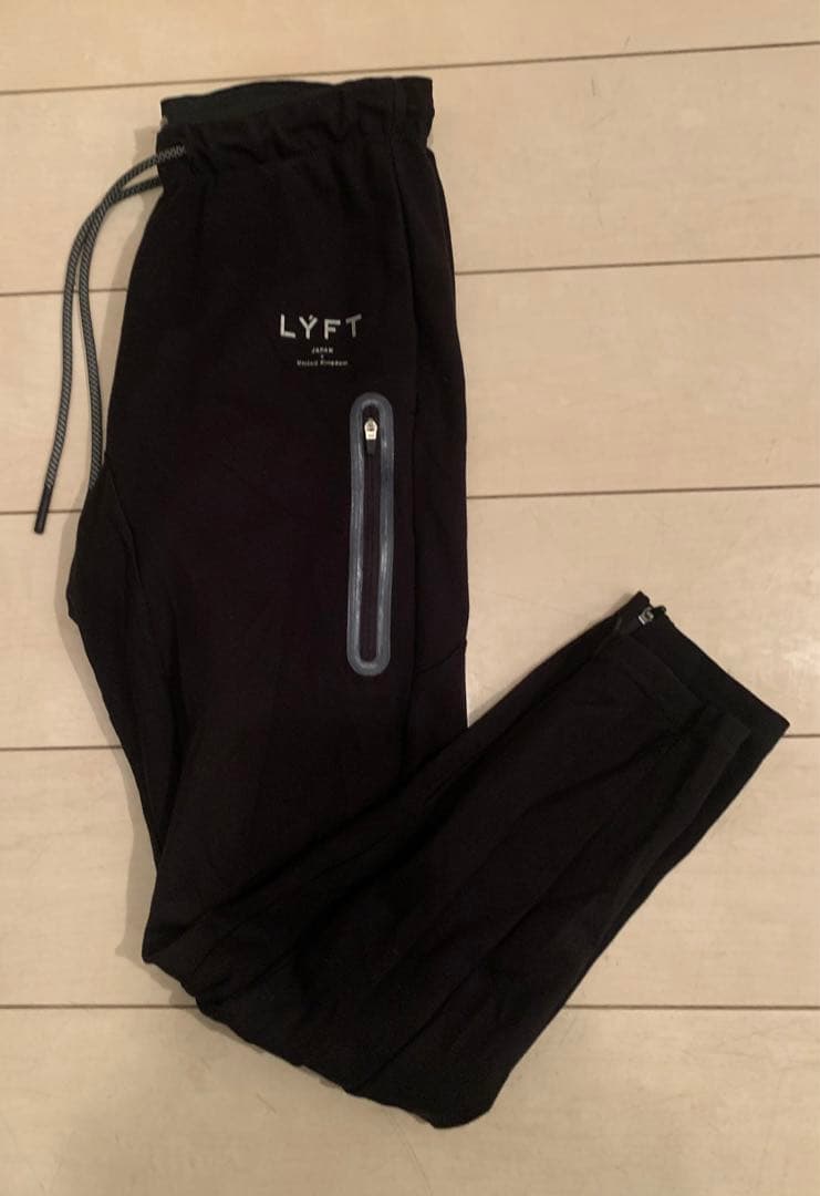 【最終値下げ】リフトタンクトップ2着、Tシャツ1着、パンツ1着セット ジム