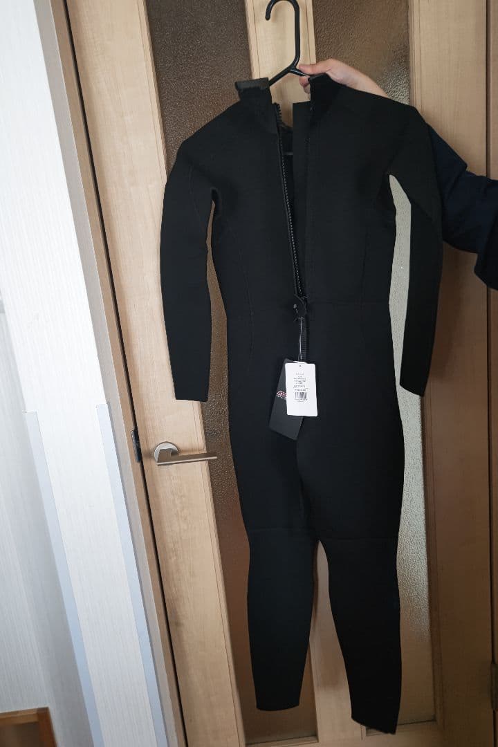 新品未使用ウェットスーツ