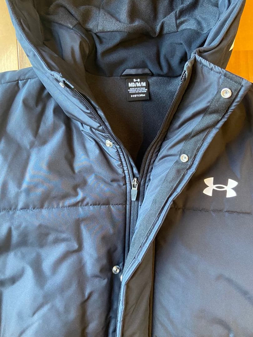 【極美品】Under Armour ブラック ベンチコート