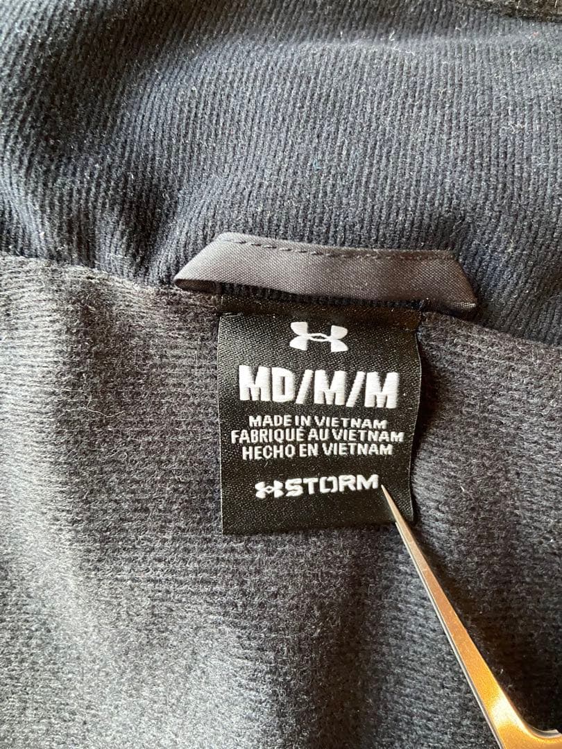 【極美品】Under Armour ブラック ベンチコート