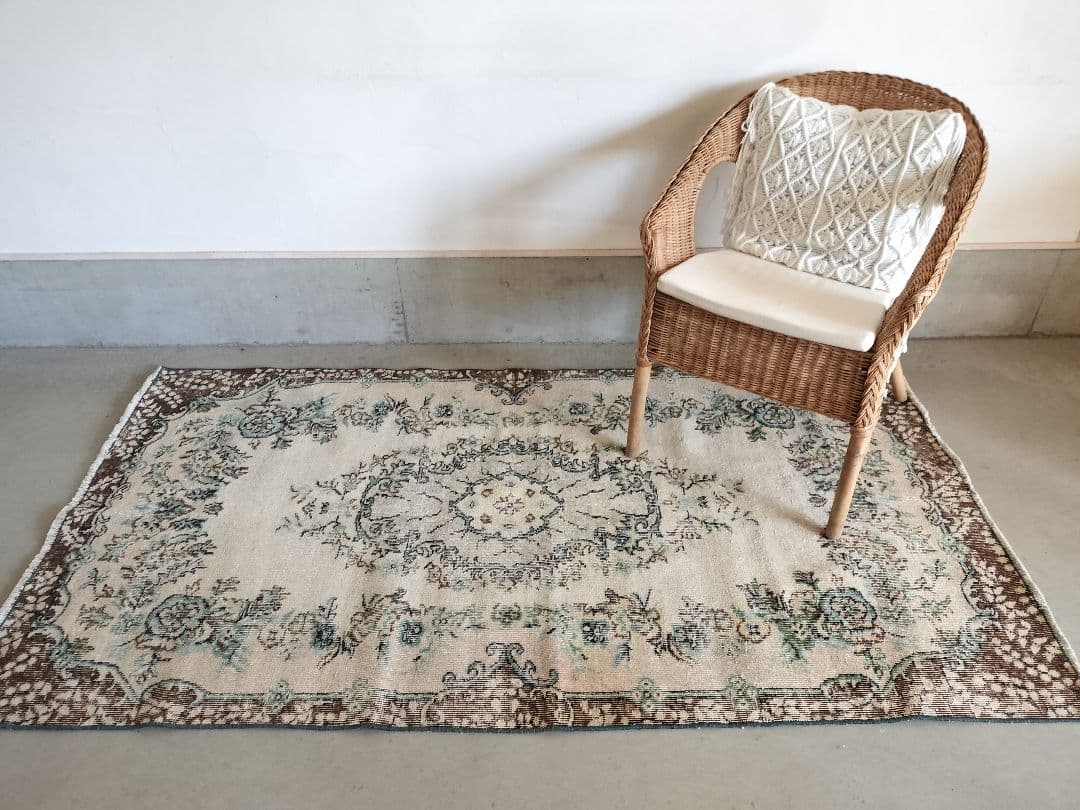 ベージュとブラウン　エメラルドグリーンのトルコラグNo.746