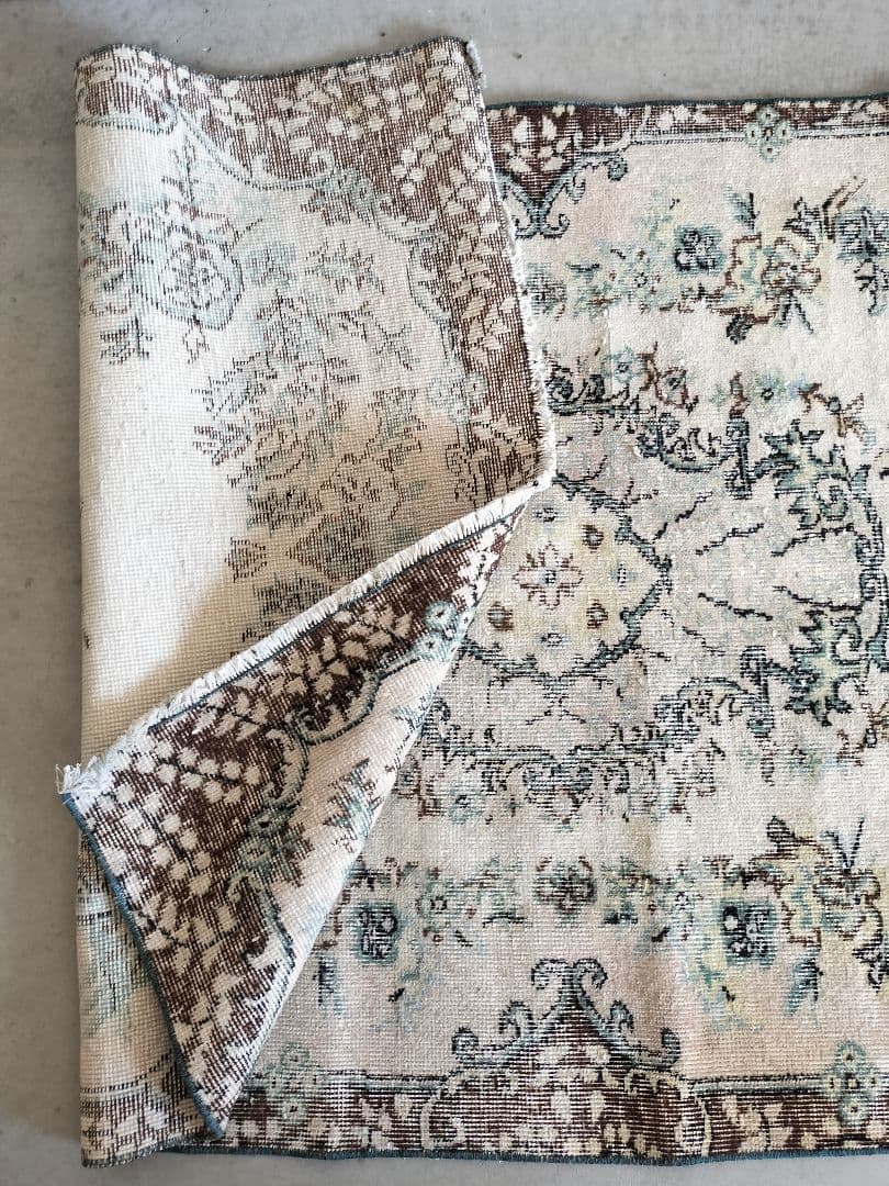 ベージュとブラウン　エメラルドグリーンのトルコラグNo.746