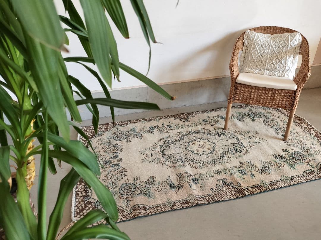 ベージュとブラウン　エメラルドグリーンのトルコラグNo.746