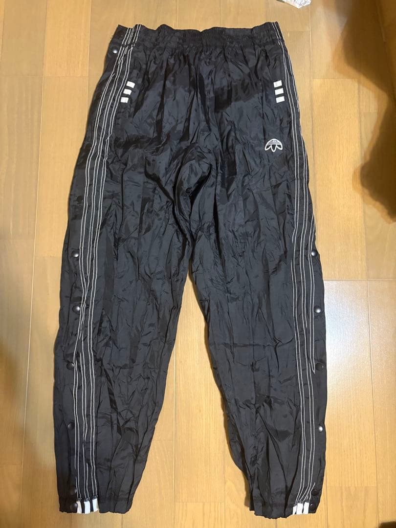 adidas アレキサンダーワン　ナイロンパンツ　黒