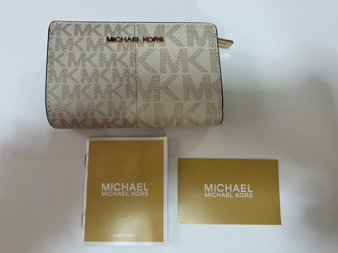 新品未使用　MICHAEL KORS マイケルコース　二つ折り財布