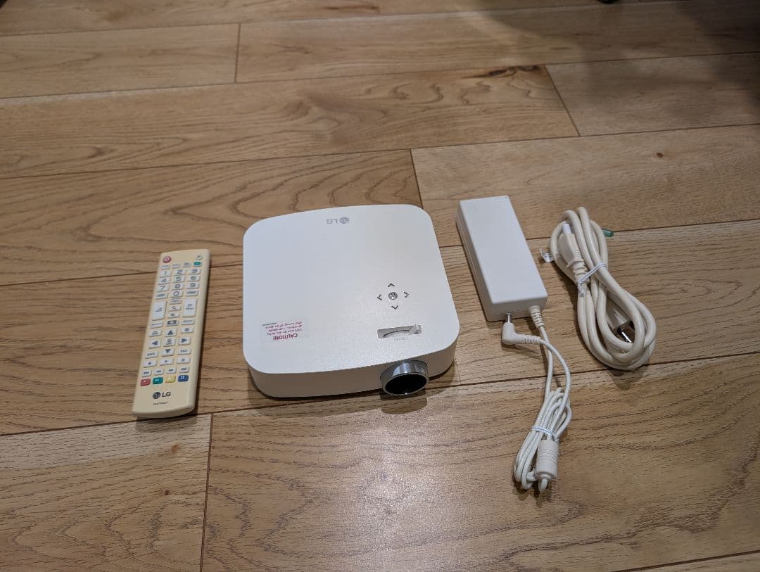 LG CineBeam PF50KS プロジェクター