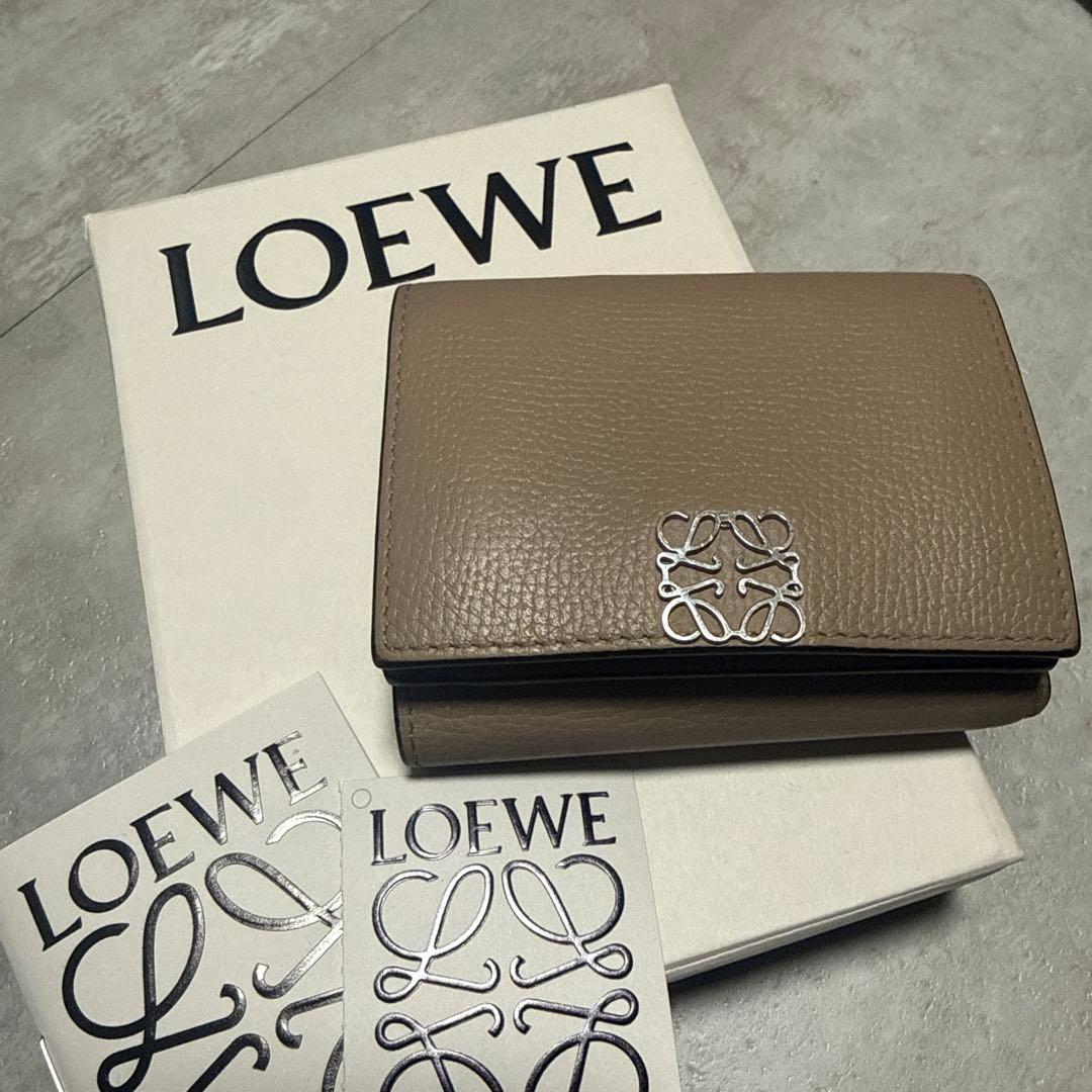 LOEWE（ロエベ） アナグラム トライフォールド ウォレット（三つ折り財布）
