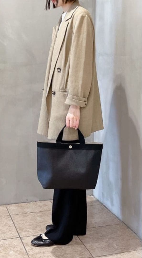 【美品】エルベシャプリエ　704GP トープ　ノワール　黒　Mサイズ　スクエア