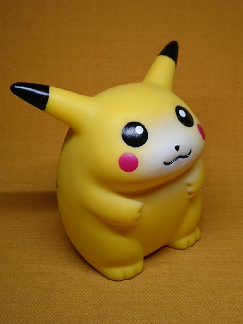 【美品】ピカチュウ　フィギュア　置物　インテリア　工芸品　美術品　A1133