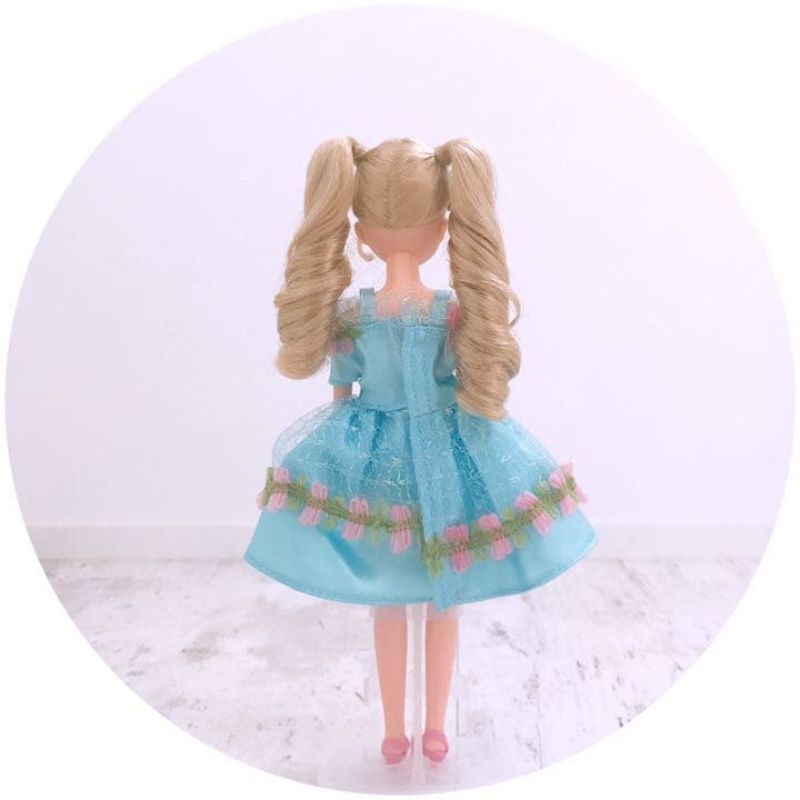 リカちゃん　ロゼリカちゃん　本体＋ドレス