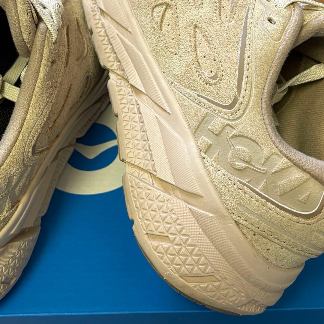 【美品】ホカオネオネ　クリフトン L スエード　ベージュ23.5cm 箱あり