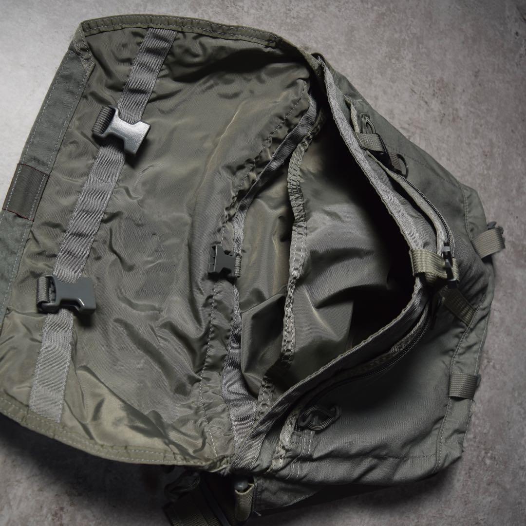BRIEFING USA製 ショルダーバッグ ライトカーキ