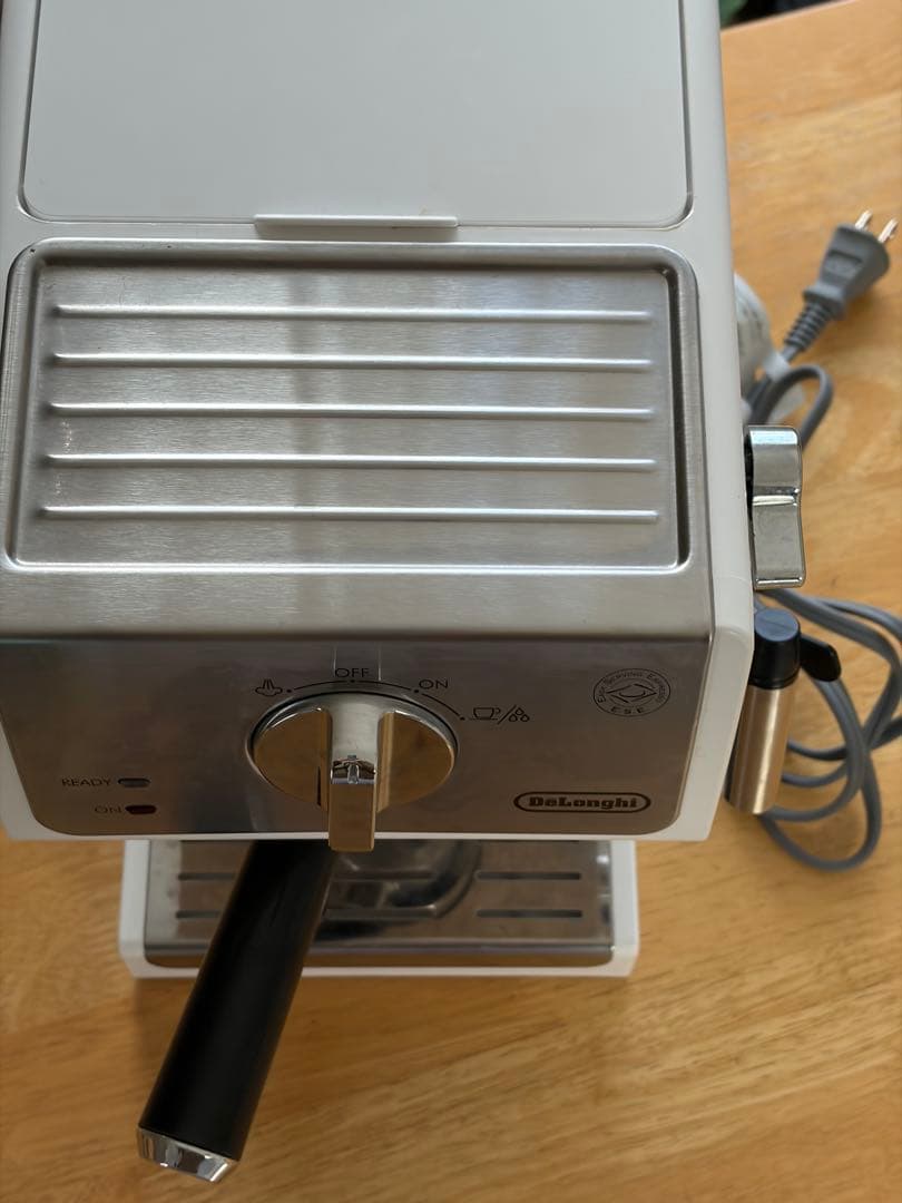 『最終』デロンギ　エスプレッソ　カプチーノメーカー　ECP3220J-W