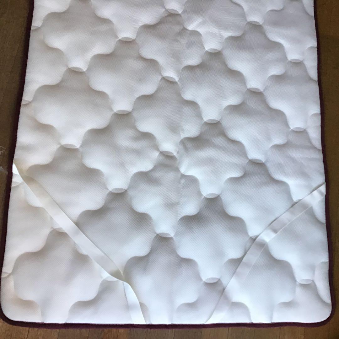 日本製 シモンズラグジュアリーベッドパッド　シングル　数日使用　クリーニング済