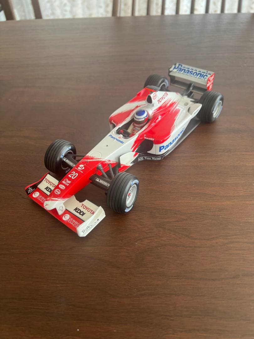 トヨタ　F1　レーシングカー　レプリカ　TOYOTA TF102　 2002