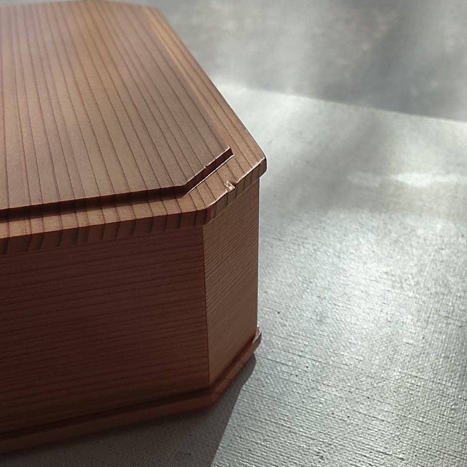 廃盤 隅切三段重 白木 秋田杉 菓子器 茶道具 中国茶 弁当箱 重箱