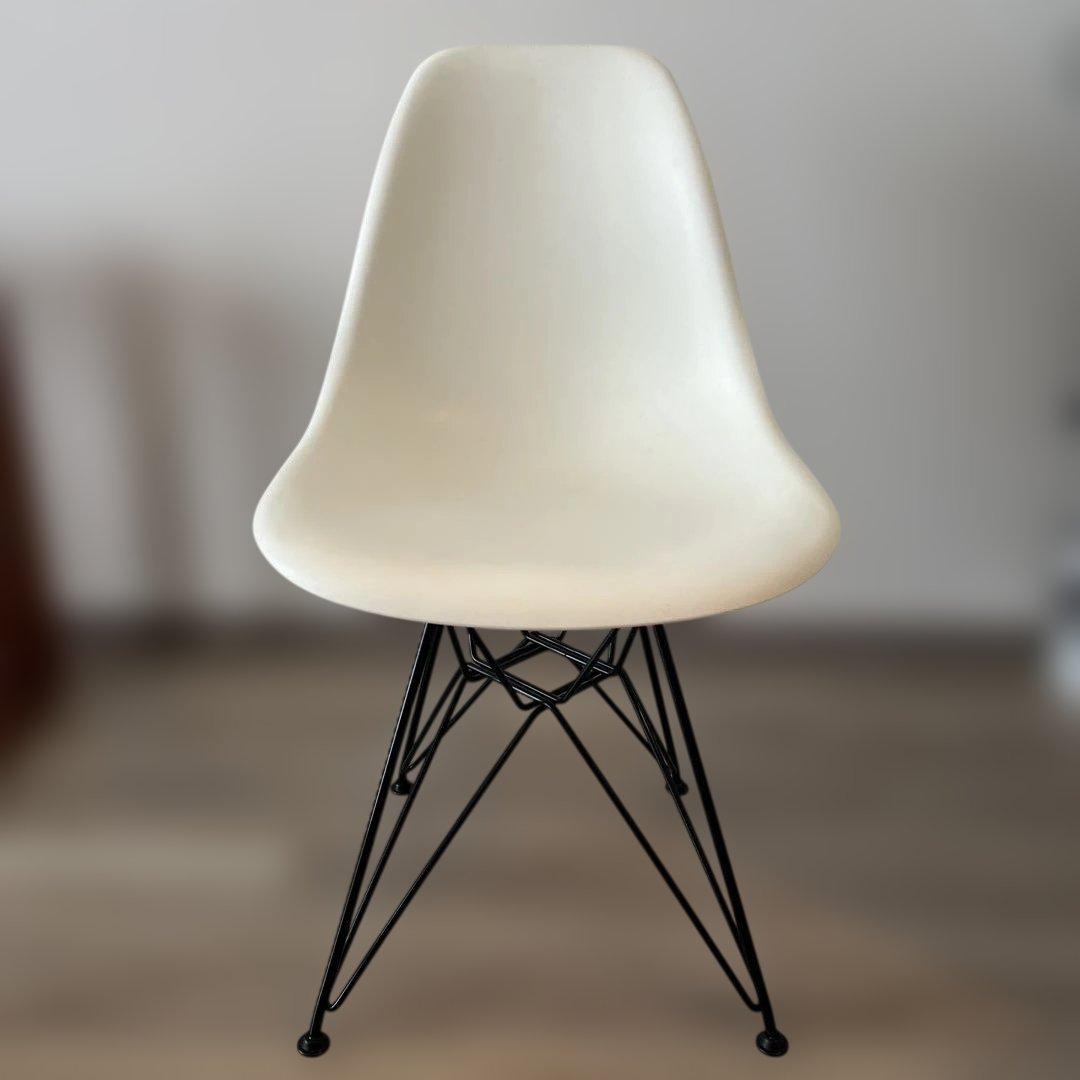 【正規品】【送料込み】ハーマンミラーのイームズチェア ホワイトダイニングチェア
