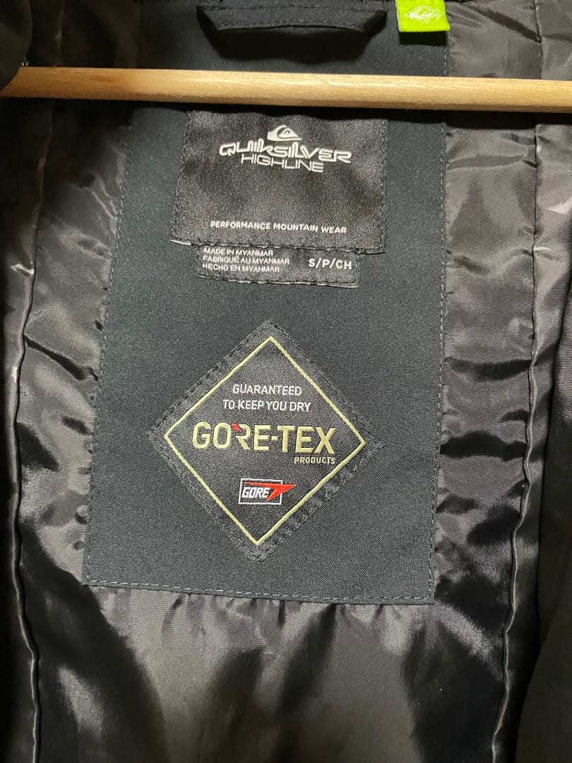 Quiksilver GORE-TEX ブラックジャケット S/PCH