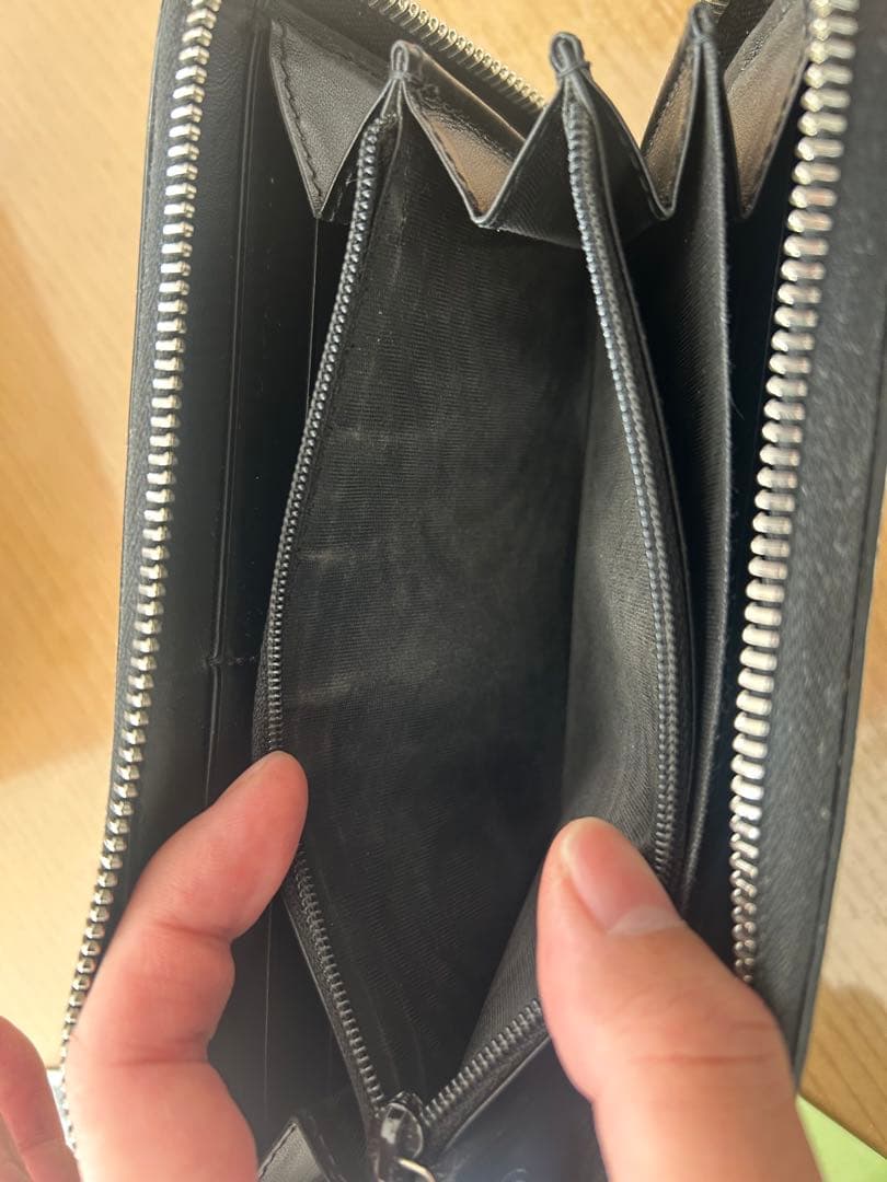 GUCCI 蛇モチーフ 長財布