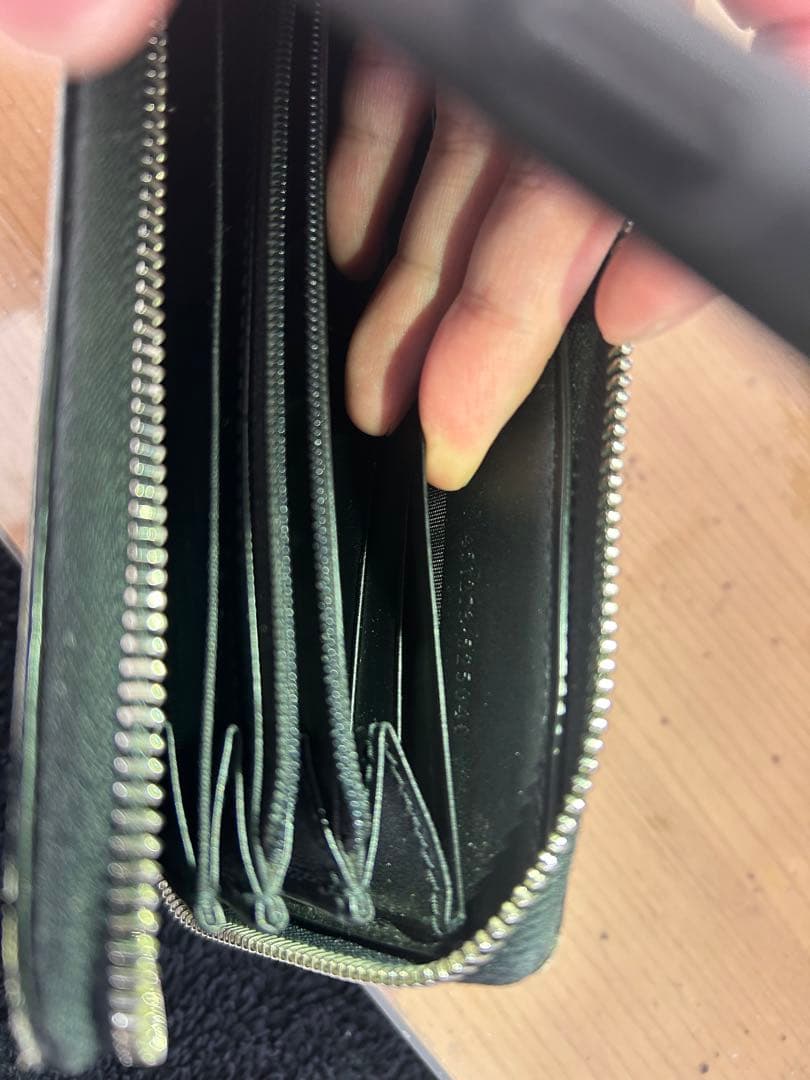 GUCCI 蛇モチーフ 長財布