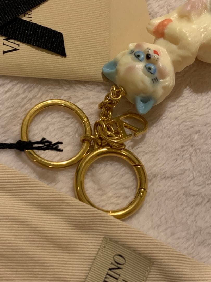 RISA新品VALENTINO GARAVANI 猫デザイン キーホルダー