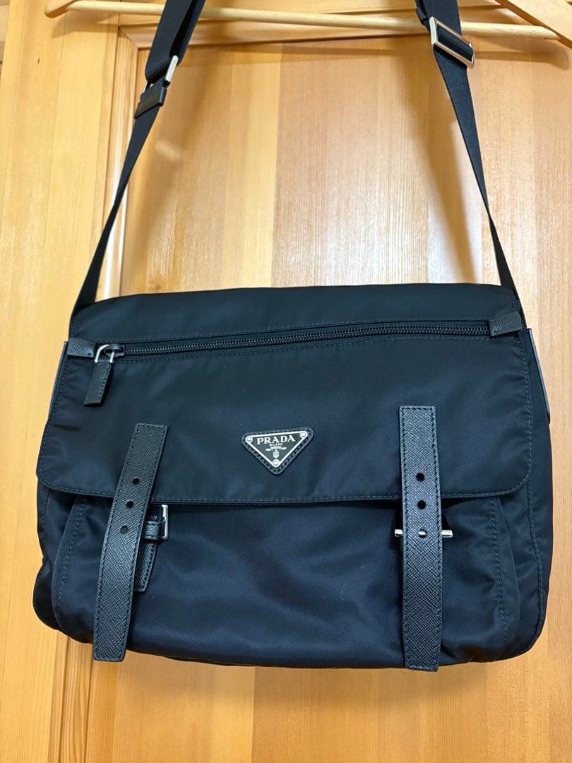 PRADAナイロンメッセンジャーバッグ　ショルダーバッグ