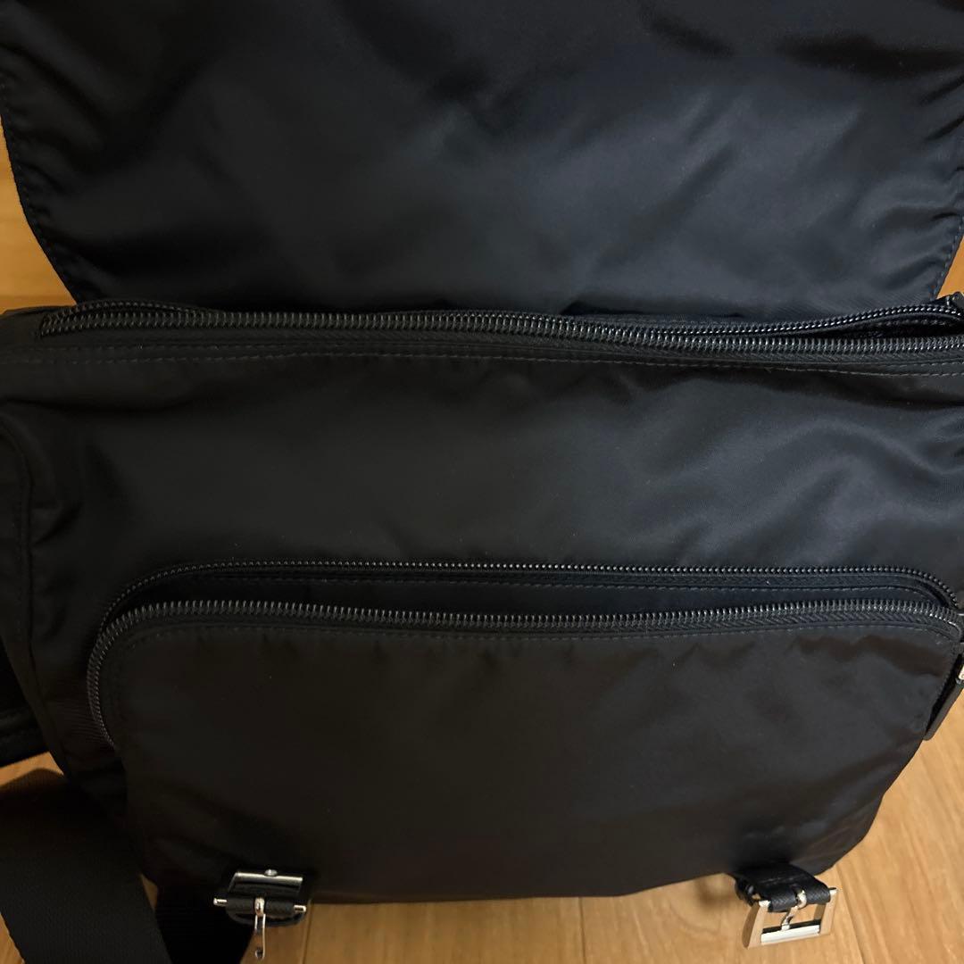 PRADAナイロンメッセンジャーバッグ　ショルダーバッグ