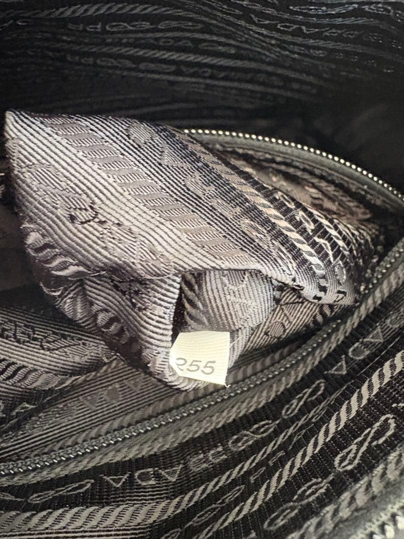 PRADAナイロンメッセンジャーバッグ　ショルダーバッグ