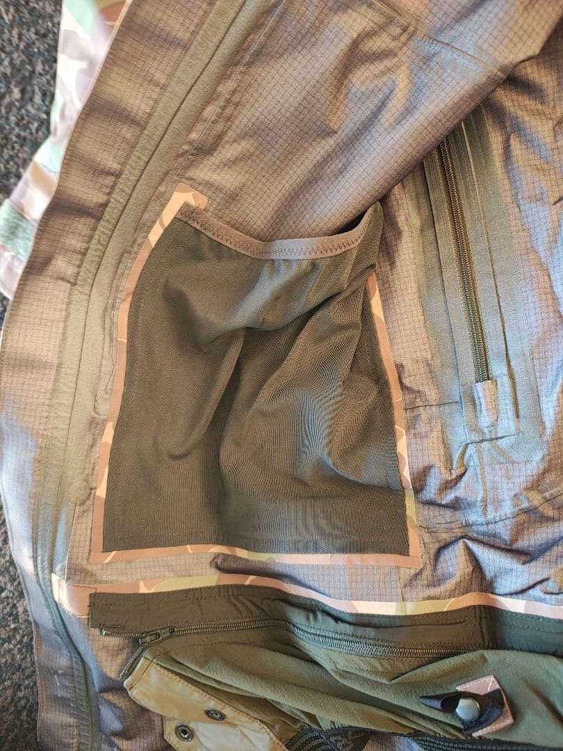 s*o様 BURTON [ak] 3L HOVER JKT KODIAK CAM