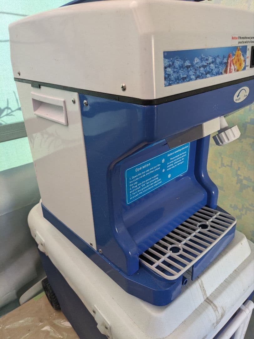 かき氷機 青と白 コンパクト